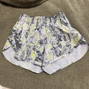 Lululemon track that HR short 3”